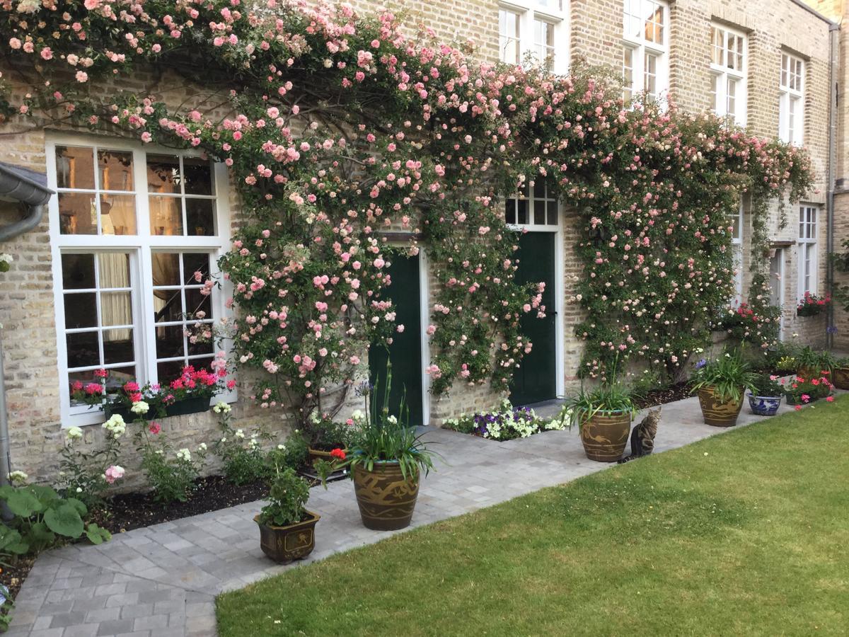 B&B Auberge De Klasse フールネ エクステリア 写真